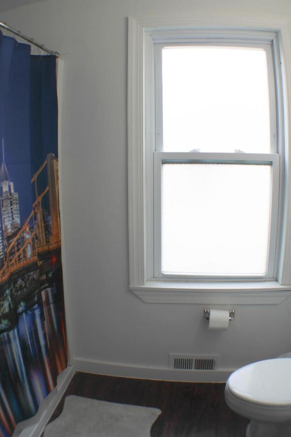 3 Bedroom Southside Pad - Sleeps 8 - Amazing Location Pittsburgh Kültér fotó