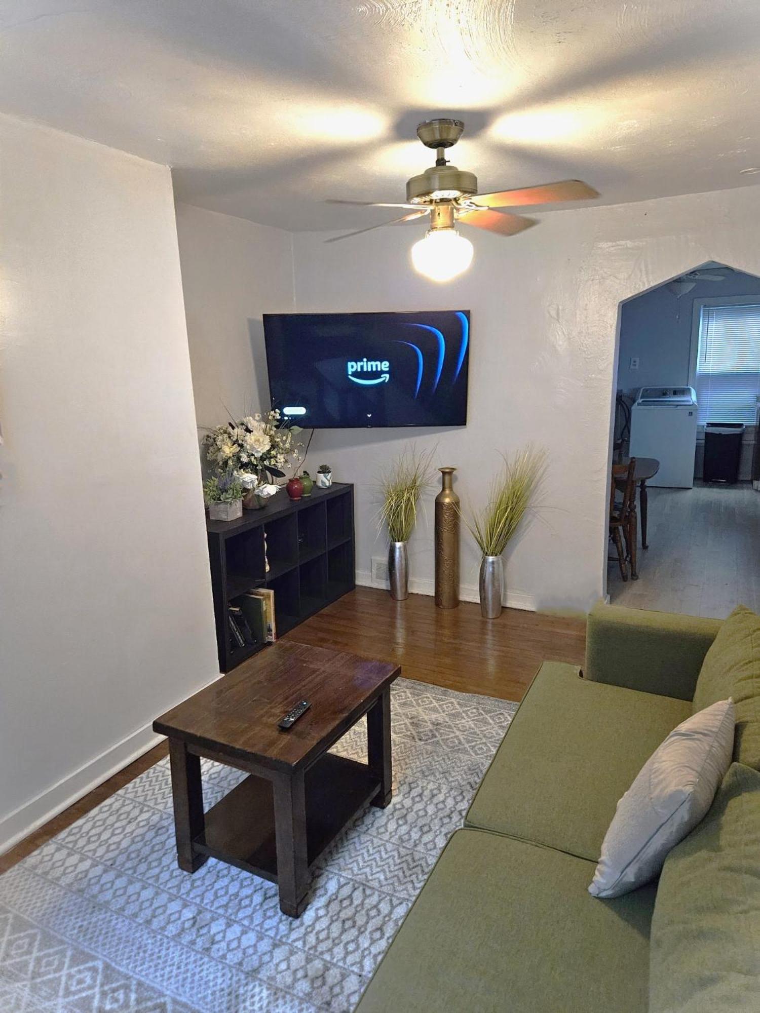3 Bedroom Southside Pad - Sleeps 8 - Amazing Location Pittsburgh Kültér fotó